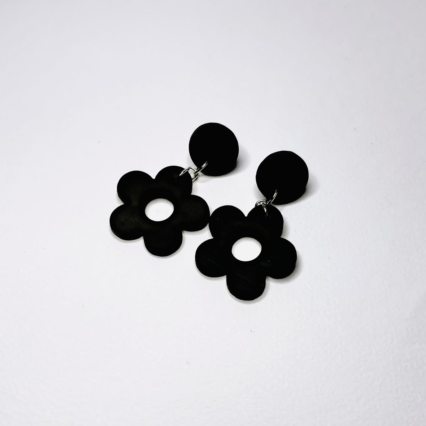 Cvetka - črna